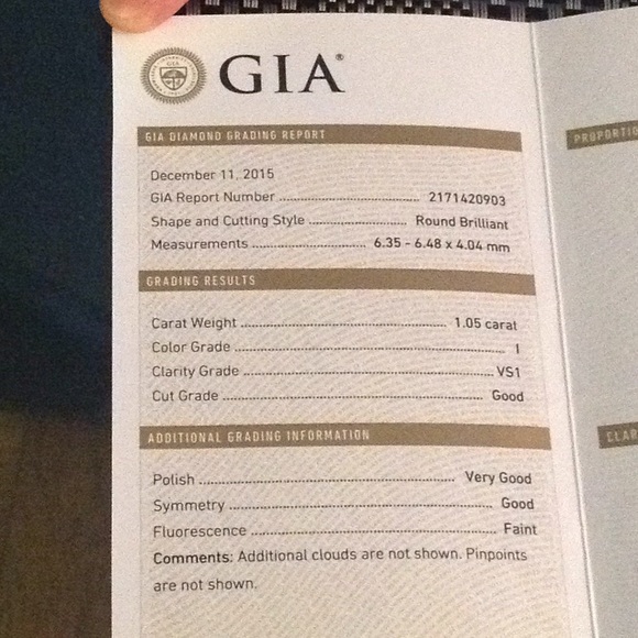 Diamond engagement ring - Picture 7 of 7